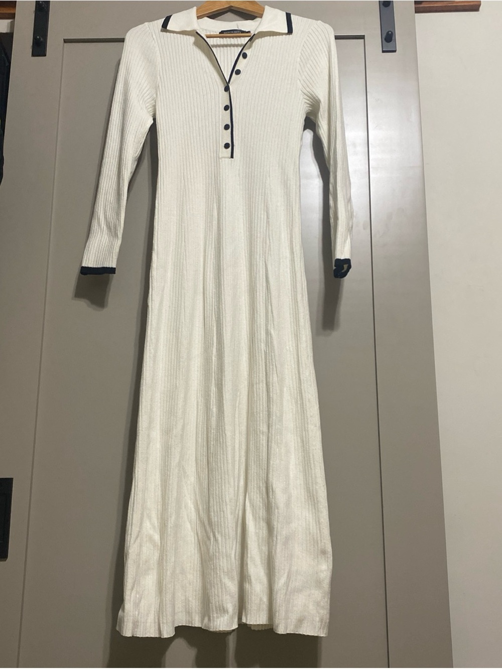 Classic Cream Ribbed Sweater Maxi Dress with Navy Trim